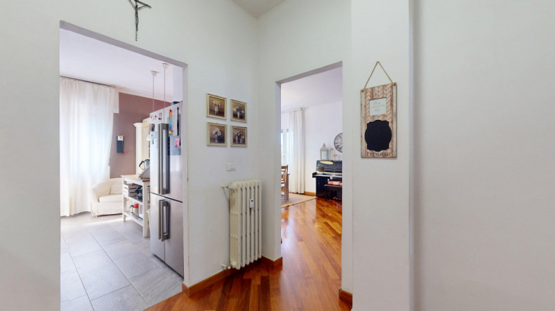 TI INVITIAMO A VISITARE PRIMA IL VIRTUL TOUR 3D DELL'APPARTAMENTO.
COSI' POTRAI VISITARLO SOLO SE...