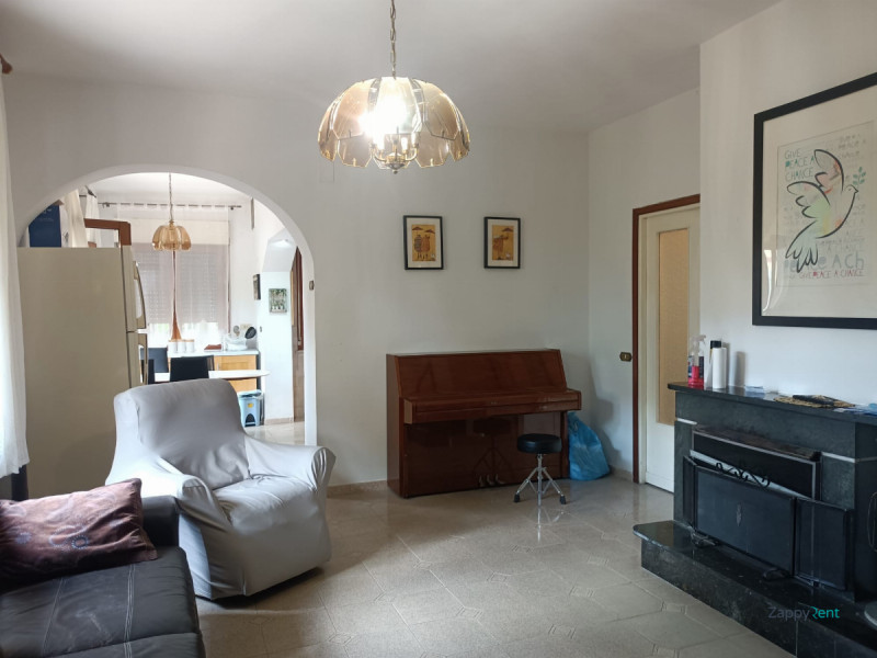 Roma Affitto Appartamento quadrilocale