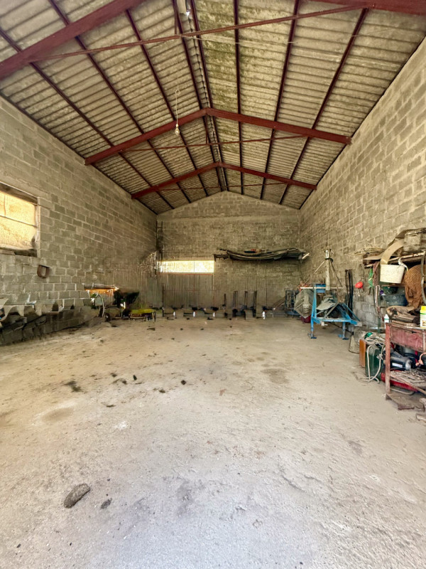 COMPOSIZIONE:
Tipico casale della campagna veneta, disposto su due livelli con giardino esclusivo...