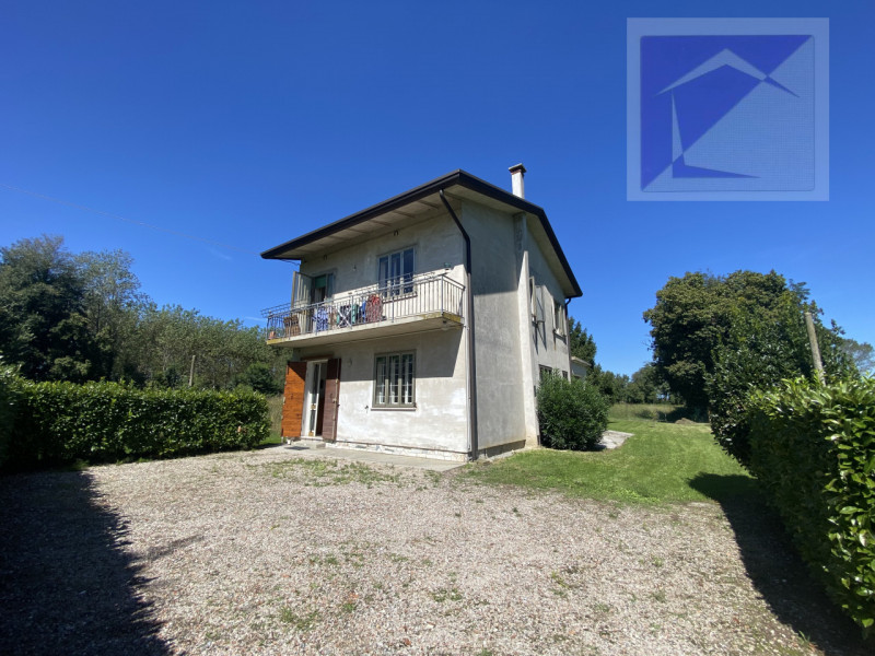 NOSTRA ESCLUSIVA! 
Piombino Dese, in zona tranquilla immersa nel verde, proponiamo in vendita cas...