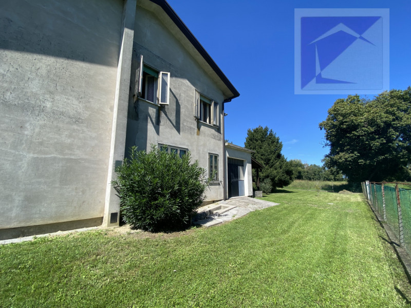 NOSTRA ESCLUSIVA! 
Piombino Dese, in zona tranquilla immersa nel verde, proponiamo in vendita cas...