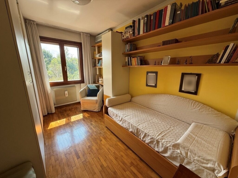 VILLETTA A SCHIERA CENTRALE IN STRADA CASALE A 1KM DA BORGO BERGA. EURO 295.000. CODICE 4561. LE ...