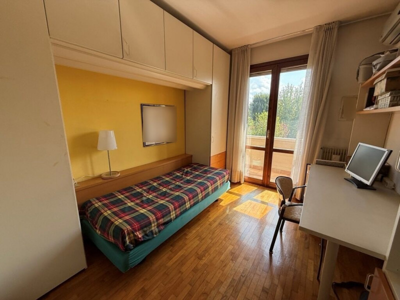 VILLETTA A SCHIERA CENTRALE IN STRADA CASALE A 1KM DA BORGO BERGA. EURO 295.000. CODICE 4561. LE ...