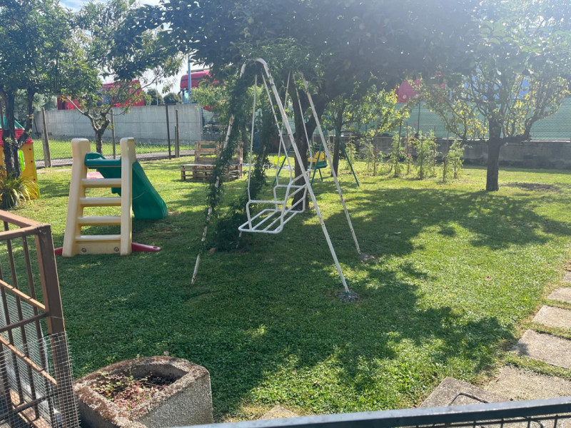 Scopri questa splendida bifamiliare situata nel cuore di Legnaro, un comune che offre tranquillit...