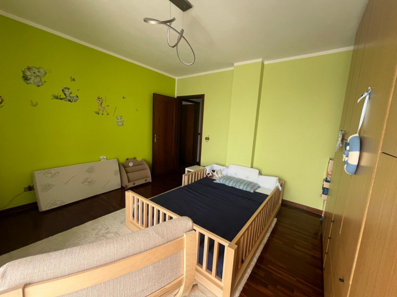 Scopri questa splendida bifamiliare situata nel cuore di Legnaro, un comune che offre tranquillit...