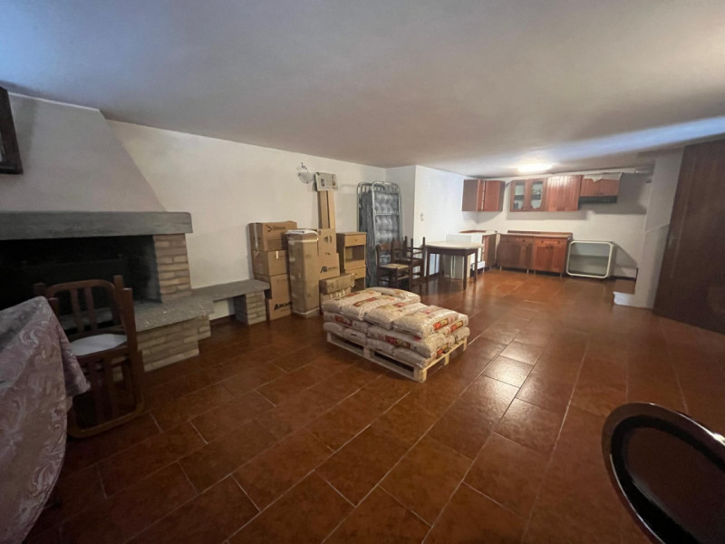 Scopri questa splendida bifamiliare situata nel cuore di Legnaro, un comune che offre tranquillit...