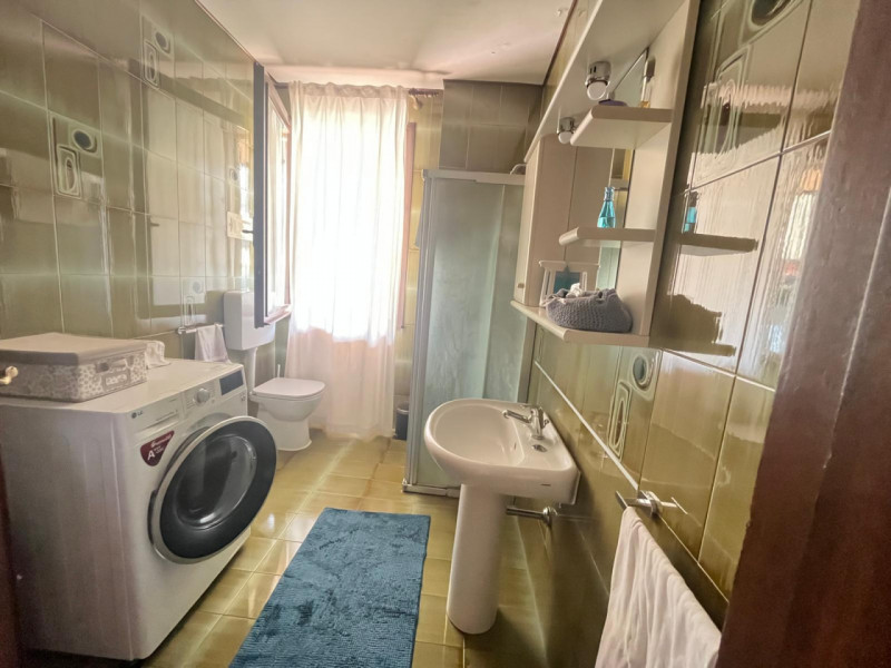 Scopri questa splendida bifamiliare situata nel cuore di Legnaro, un comune che offre tranquillit...