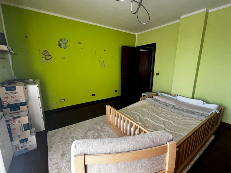 Scopri questa splendida bifamiliare situata nel cuore di Legnaro, un comune che offre tranquillit...