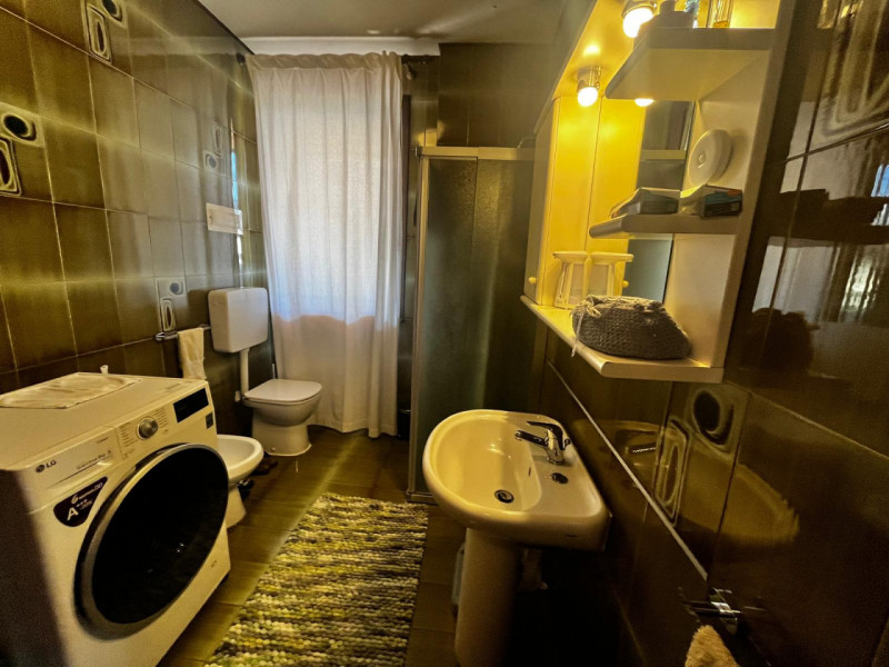 Scopri questa splendida bifamiliare situata nel cuore di Legnaro, un comune che offre tranquillit...