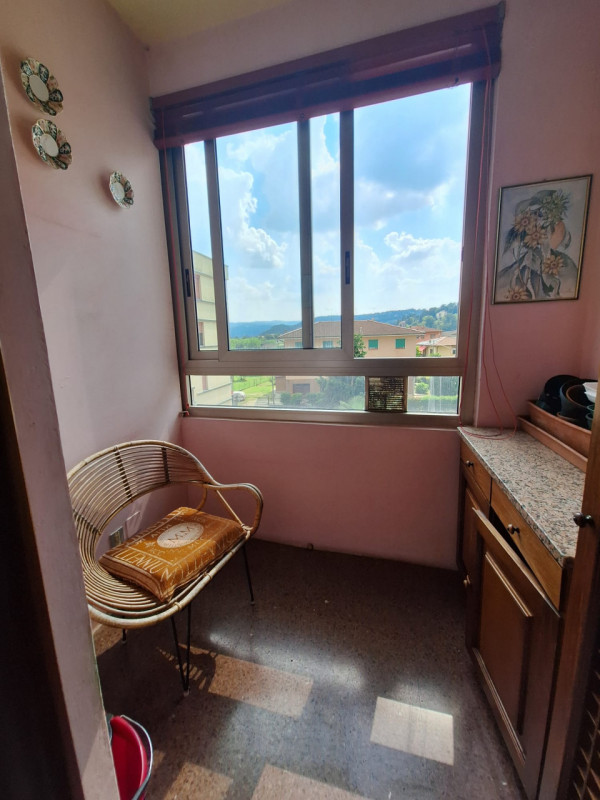 Vicenza-Santa Croce Bigolina: proponiamo in vendita un luminoso appartamento tricamere situato al...