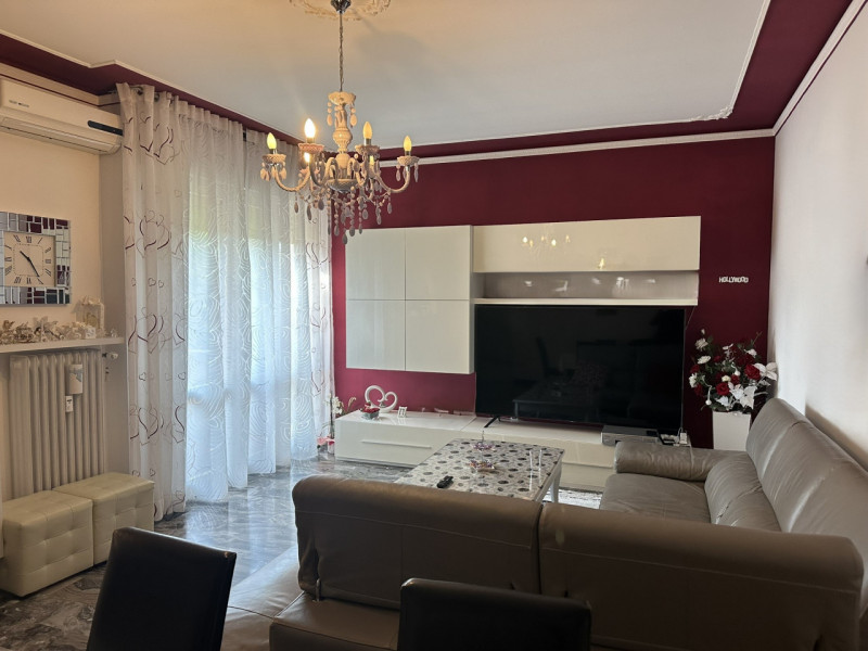 Nel cuore del quartiere Pio X° a due minuti dal centro storico di Padova proponiamo un appartamen...