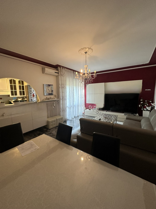 Nel cuore del quartiere Pio X° a due minuti dal centro storico di Padova proponiamo un appartamen...