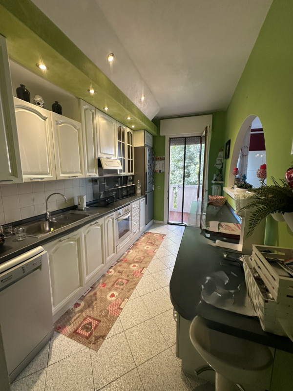 Nel cuore del quartiere Pio X° a due minuti dal centro storico di Padova proponiamo un appartamen...