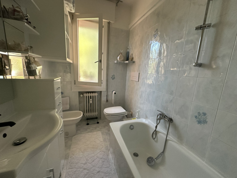 Nel cuore del quartiere Pio X° a due minuti dal centro storico di Padova proponiamo un appartamen...