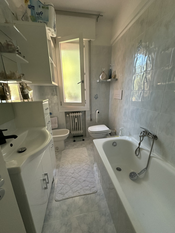 Nel cuore del quartiere Pio X° a due minuti dal centro storico di Padova proponiamo un appartamen...