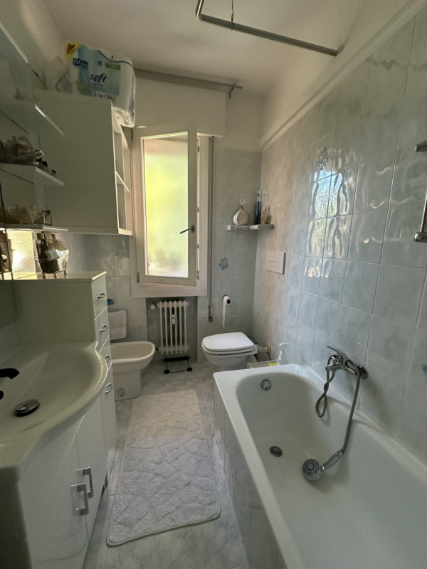 Nel cuore del quartiere Pio X° a due minuti dal centro storico di Padova proponiamo un appartamen...