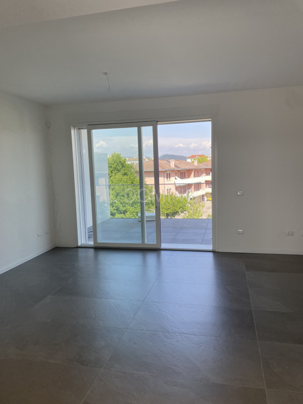 Attico di nuova costruzione in classe A4, composta da: ingresso, salone, cucina separata abitabil...