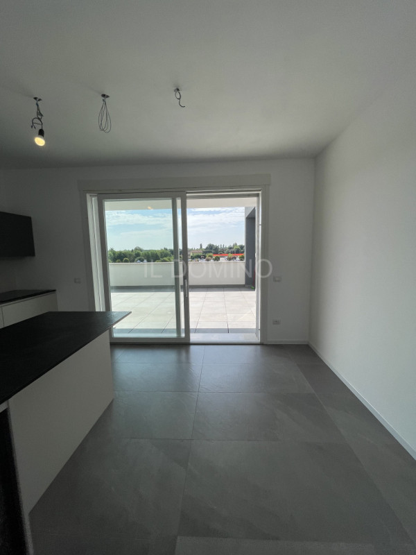 Attico di nuova costruzione in classe A4, composta da: ingresso, salone, cucina separata abitabil...