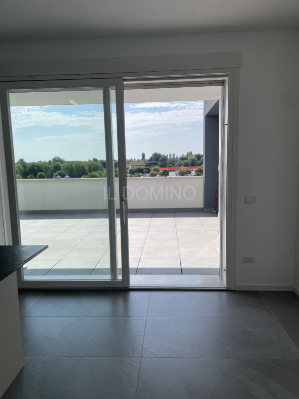 Attico di nuova costruzione in classe A4, composta da: ingresso, salone, cucina separata abitabil...