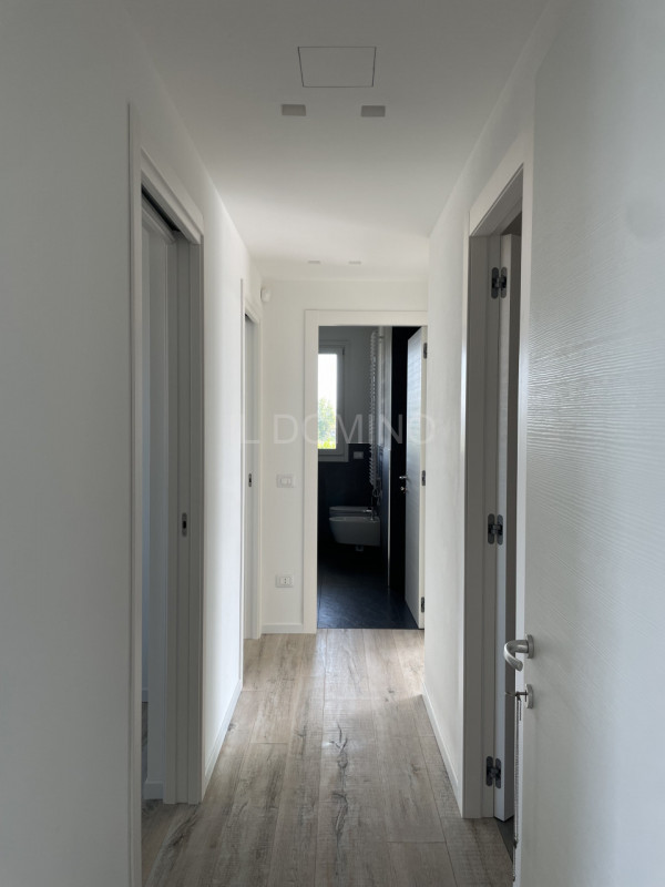 Attico di nuova costruzione in classe A4, composta da: ingresso, salone, cucina separata abitabil...