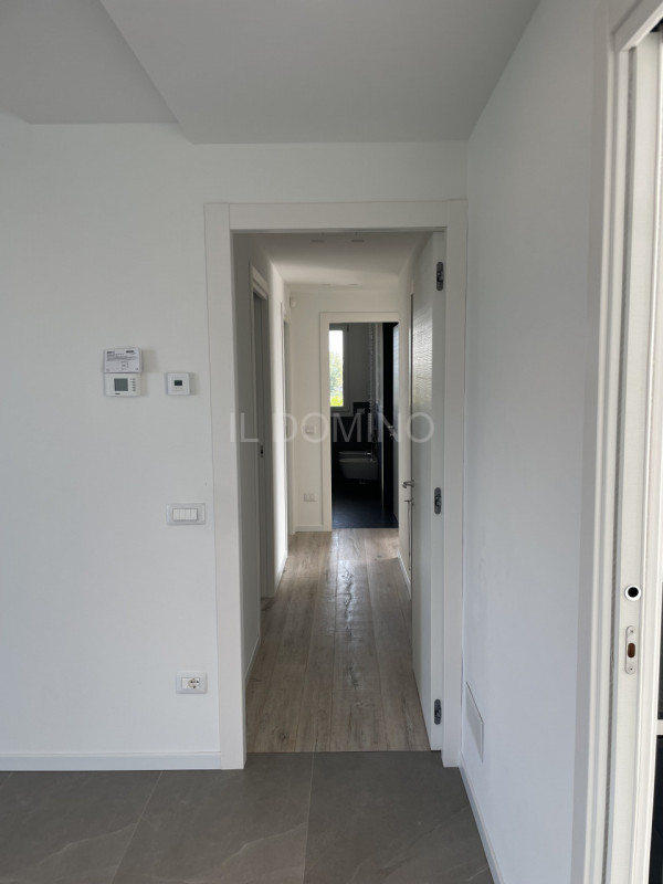 Attico di nuova costruzione in classe A4, composta da: ingresso, salone, cucina separata abitabil...