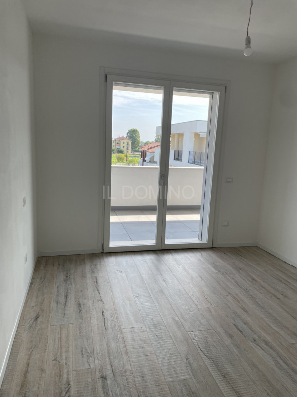 Attico di nuova costruzione in classe A4, composta da: ingresso, salone, cucina separata abitabil...