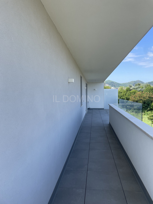 Attico di nuova costruzione in classe A4, composta da: ingresso, salone, cucina separata abitabil...