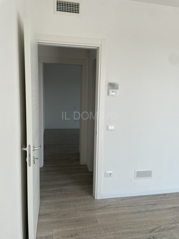 Attico di nuova costruzione in classe A4, composta da: ingresso, salone, cucina separata abitabil...