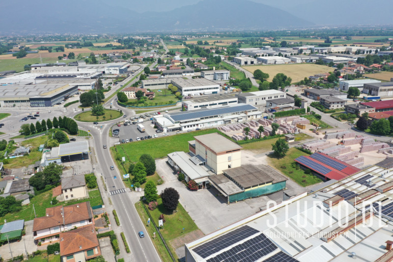 Scopri un terreno edificabile industriale/commerciale di mq. 16.000 situato nel comune di Malo, u...