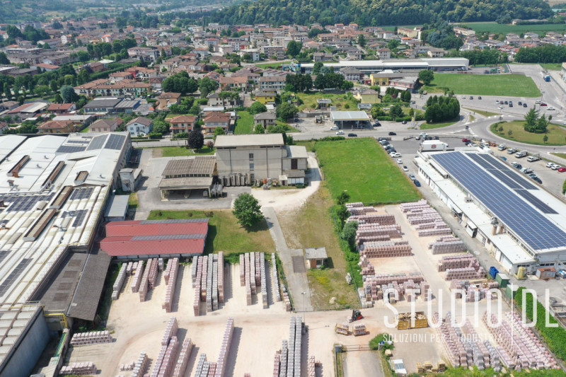 Scopri un terreno edificabile industriale/commerciale di mq. 16.000 situato nel comune di Malo, u...