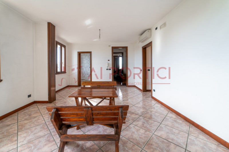 prozzolo di CAMPONOGARA - Proponiamo in vendita bifamiliare orizzontale intera, composta da un ap...