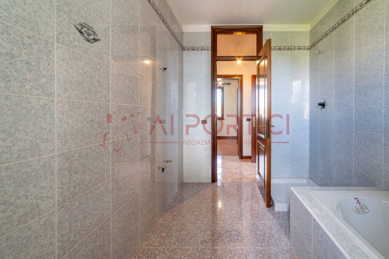 prozzolo di CAMPONOGARA - Proponiamo in vendita bifamiliare orizzontale intera, composta da un ap...