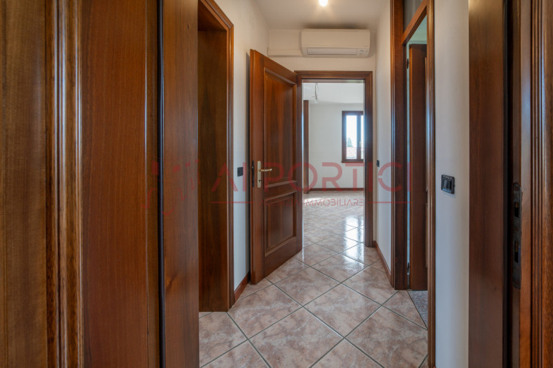 prozzolo di CAMPONOGARA - Proponiamo in vendita bifamiliare orizzontale intera, composta da un ap...