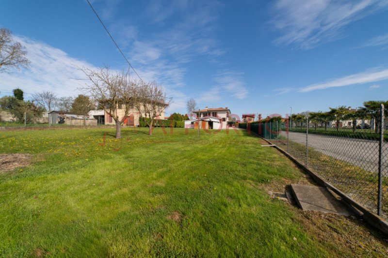 prozzolo di CAMPONOGARA - Proponiamo in vendita bifamiliare orizzontale intera, composta da un ap...