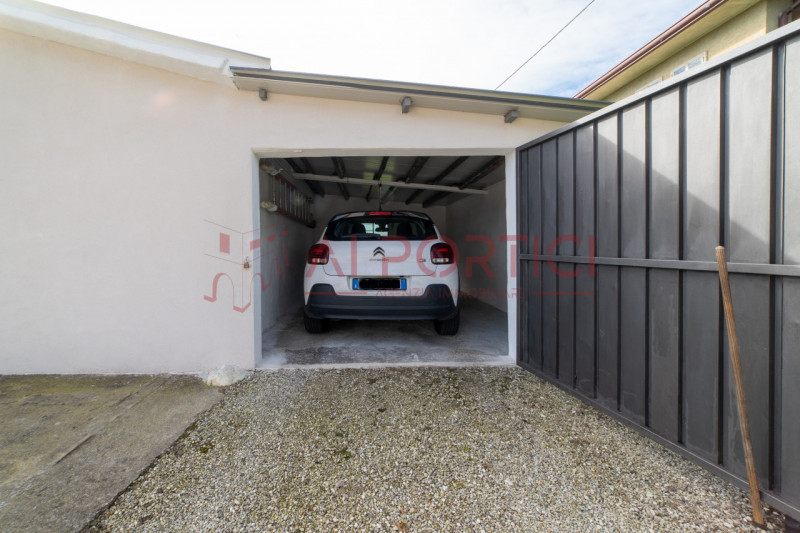 prozzolo di CAMPONOGARA - Proponiamo in vendita bifamiliare orizzontale intera, composta da un ap...