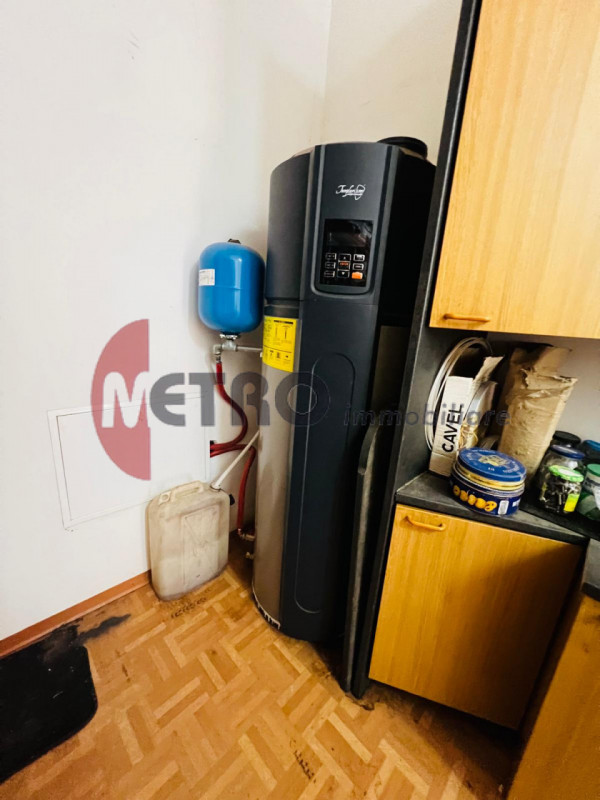 In frazione Rovegliana, sopra Recoaro Terme, in contesto bifamiliare tranquillo e panoramico. Vis...