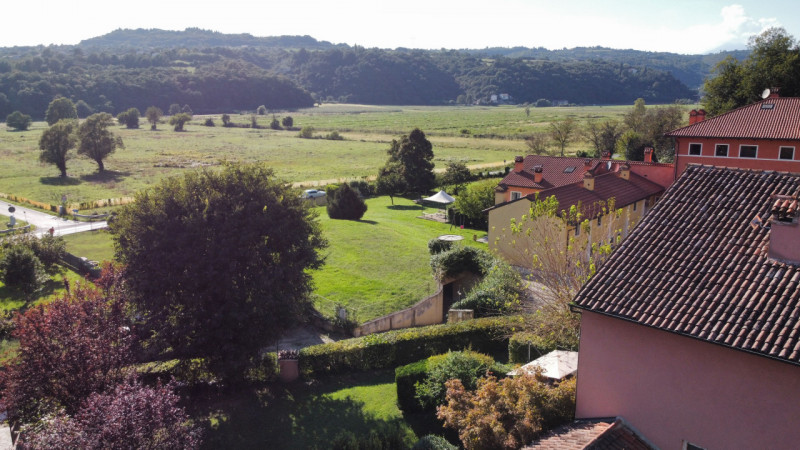 SOVIZZO: villa singola con accesso indipendente con giardino, garage, porticato.

La villa è situ...