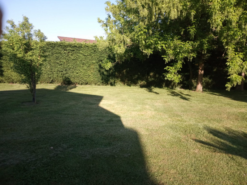 Oggi vi proponiamo una soluzione abitativa situata a Correzzola nella frazione di Villa del Bosco...