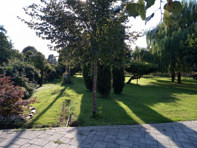 Oggi vi proponiamo una soluzione abitativa situata a Correzzola nella frazione di Villa del Bosco...