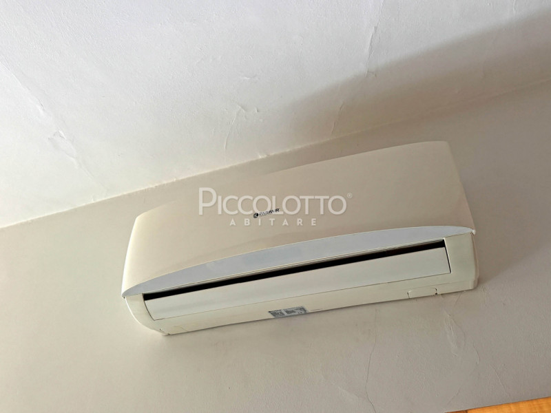 Rif. V5355 - Nel cuore di Venezia, a pochi passi dal monumentale Ponte di Rialto, proponiamo in v...