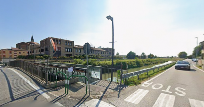 Proponiamo in vendita, nel cuore di Monselice, un esclusivo appartamento al piano terra che combi...