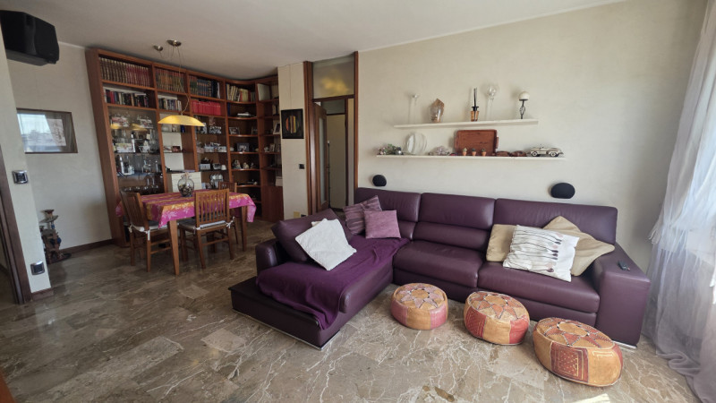 In una delle zone più verdi e tranquille di Castelfranco Veneto proponiamo un appartamento bicame...