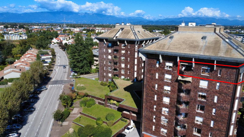 In una delle zone più verdi e tranquille di Castelfranco Veneto proponiamo un appartamento bicame...