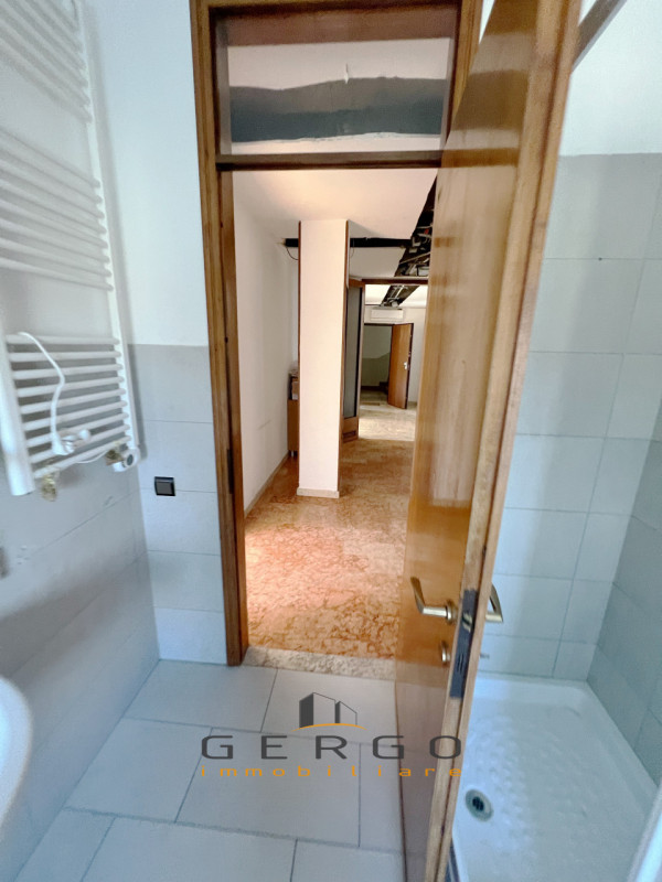 (Per INFO Cristina 3389226442) A Limena, comodo a tutti i servizi, proponiamo in vendita un appar...