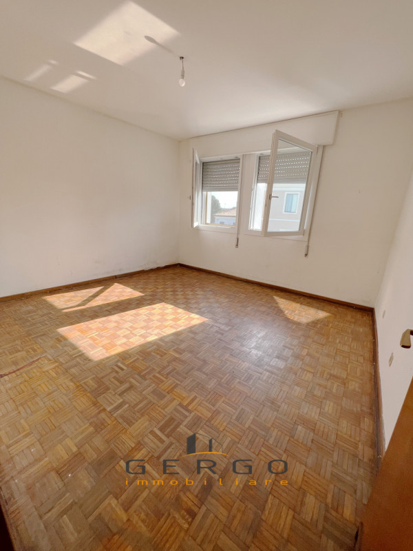 (Per INFO Cristina 3389226442) A Limena, comodo a tutti i servizi, proponiamo in vendita un appar...