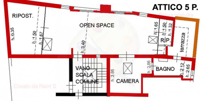 Centro Storico, prossimo a via roma e alle piazze. L'appartamento è libero, dotato di cucina di a...