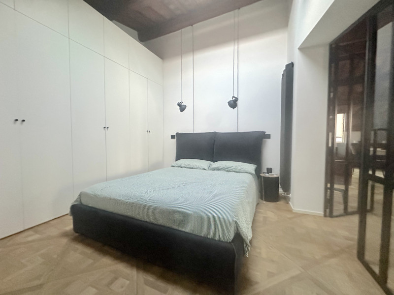 Centro Storico, attico con ascensore. prossimo a via roma e alle piazze. L'appartamento è libero,...