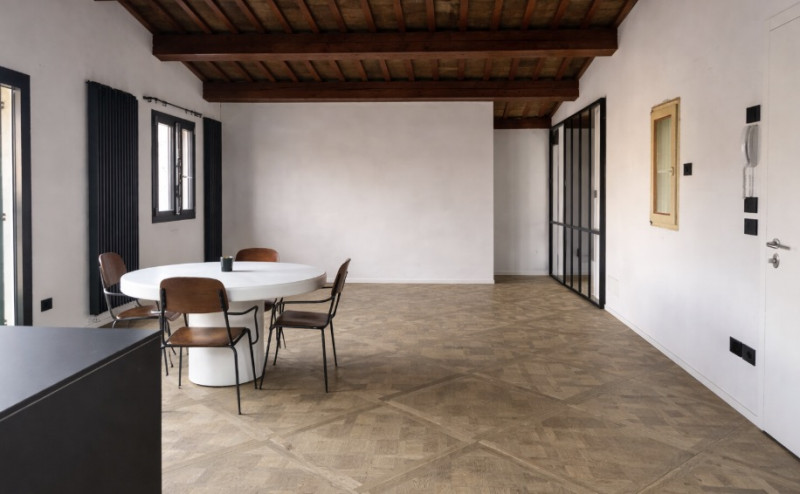 Centro Storico, attico con ascensore. prossimo a via roma e alle piazze. L'appartamento è libero,...