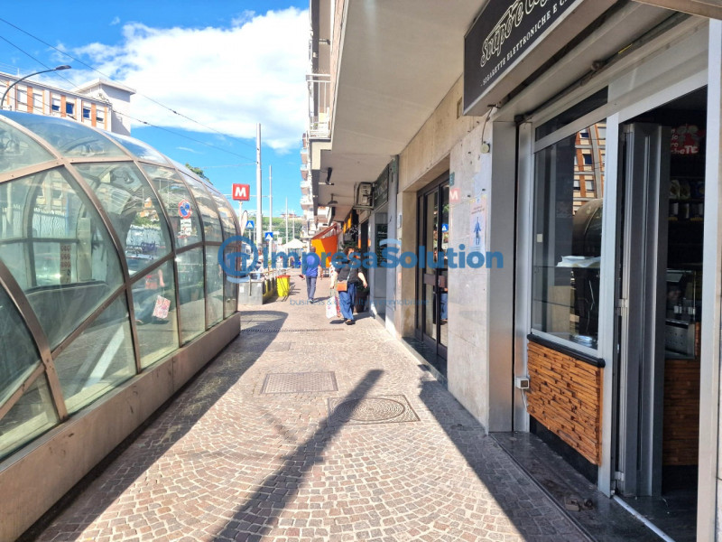 Napoli Vendita Negozio