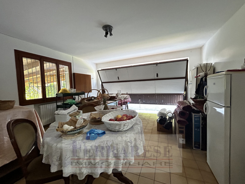 VENEZIA – STRA’ CENTRO

In una zona residenziale esclusiva, tranquilla e riservata grazie alla st...